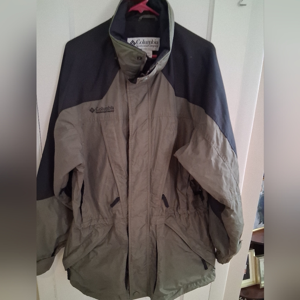 Columbia Military Green and Black Outdoor Jacket